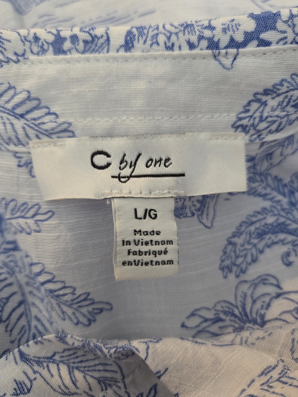 C By One Blue Toile Button-Down Shirt Large (7983) - Picture 4 of 6